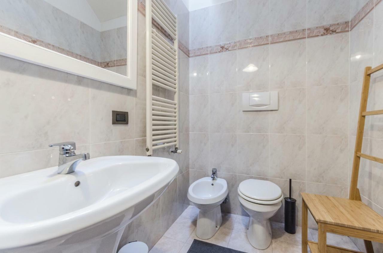 Maurizio House - Near The Train Station Apartment